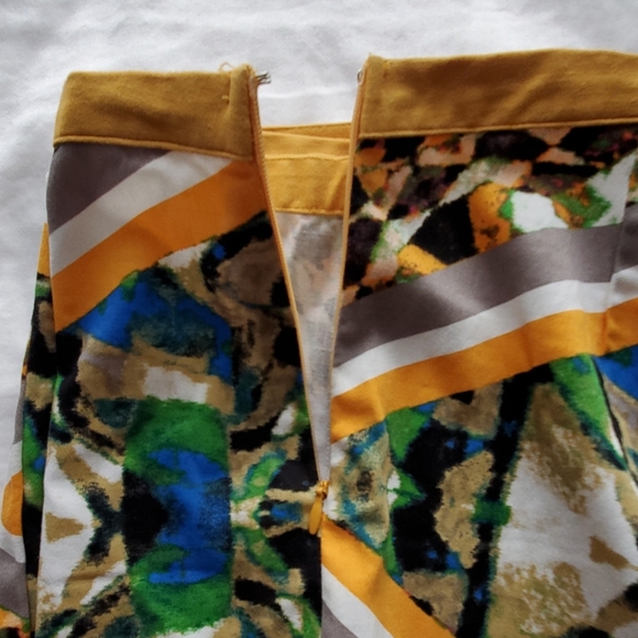 Patterned shorts - Picture 2 of 2